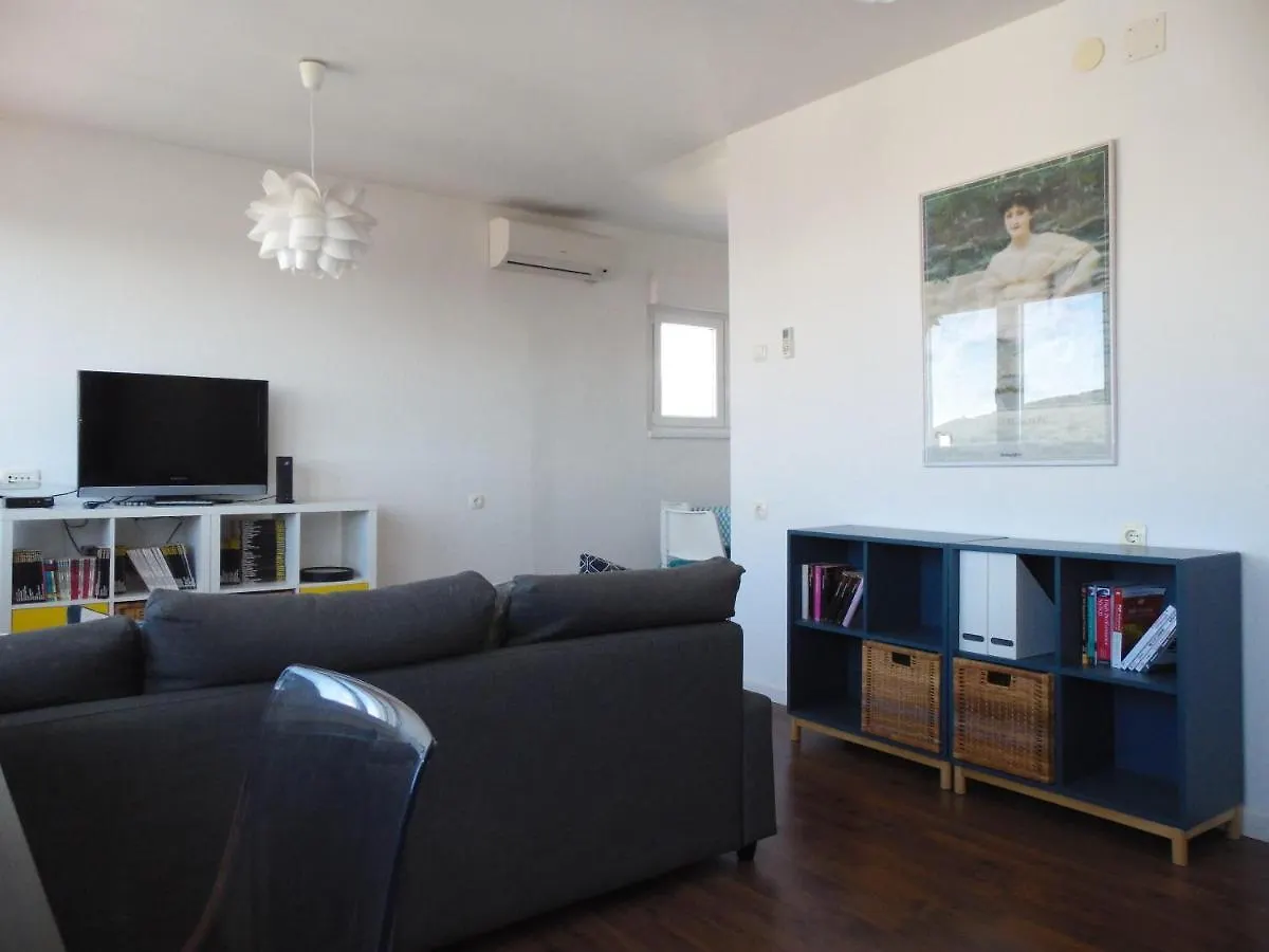 Comfortable Apt With Great City And Sea View Split